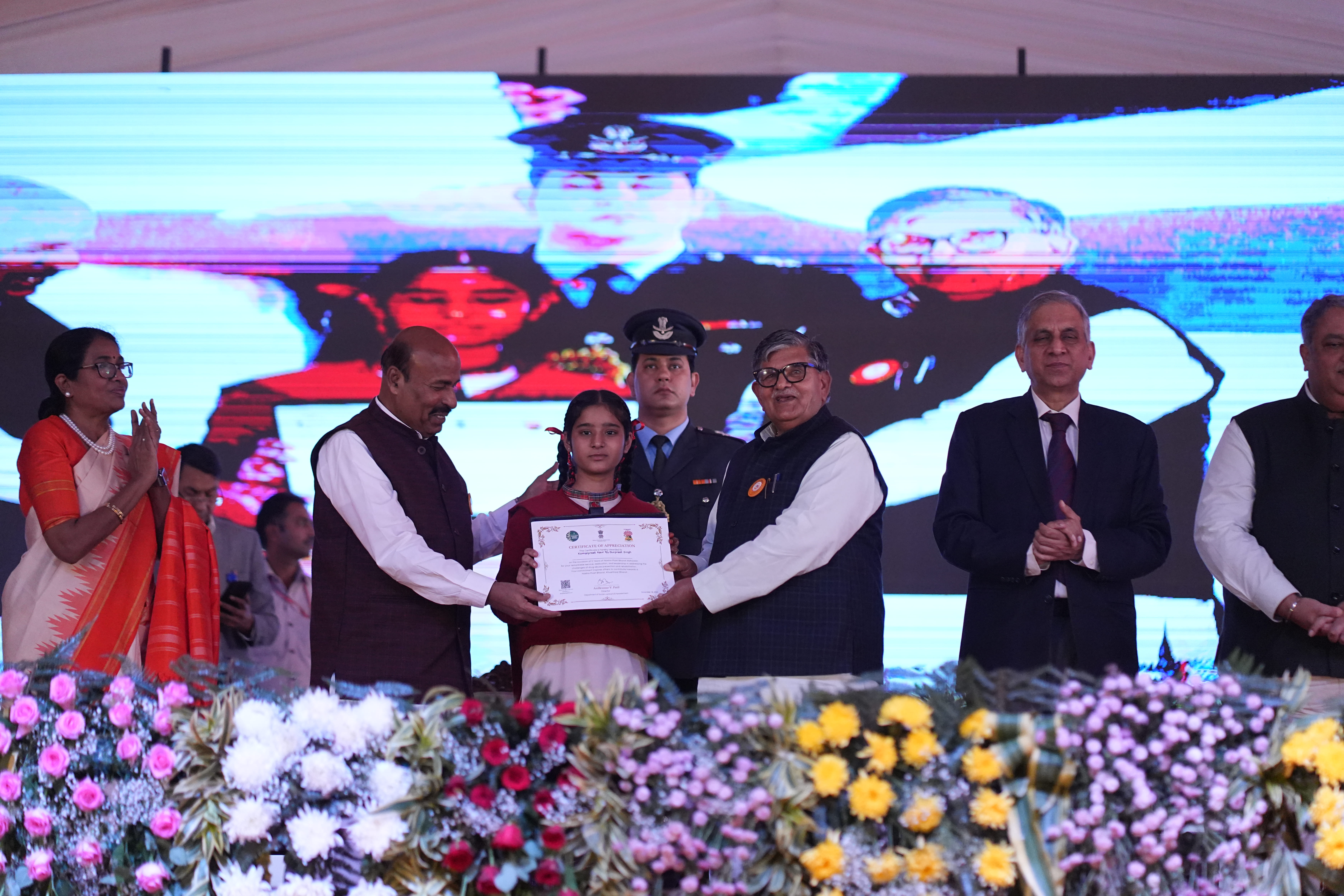 As part of the 5-Year Celebration of Nasha Mukt Bharat Abhiyaan in Amritsar, school students were honoured for their participation in various awareness and creative competitions.