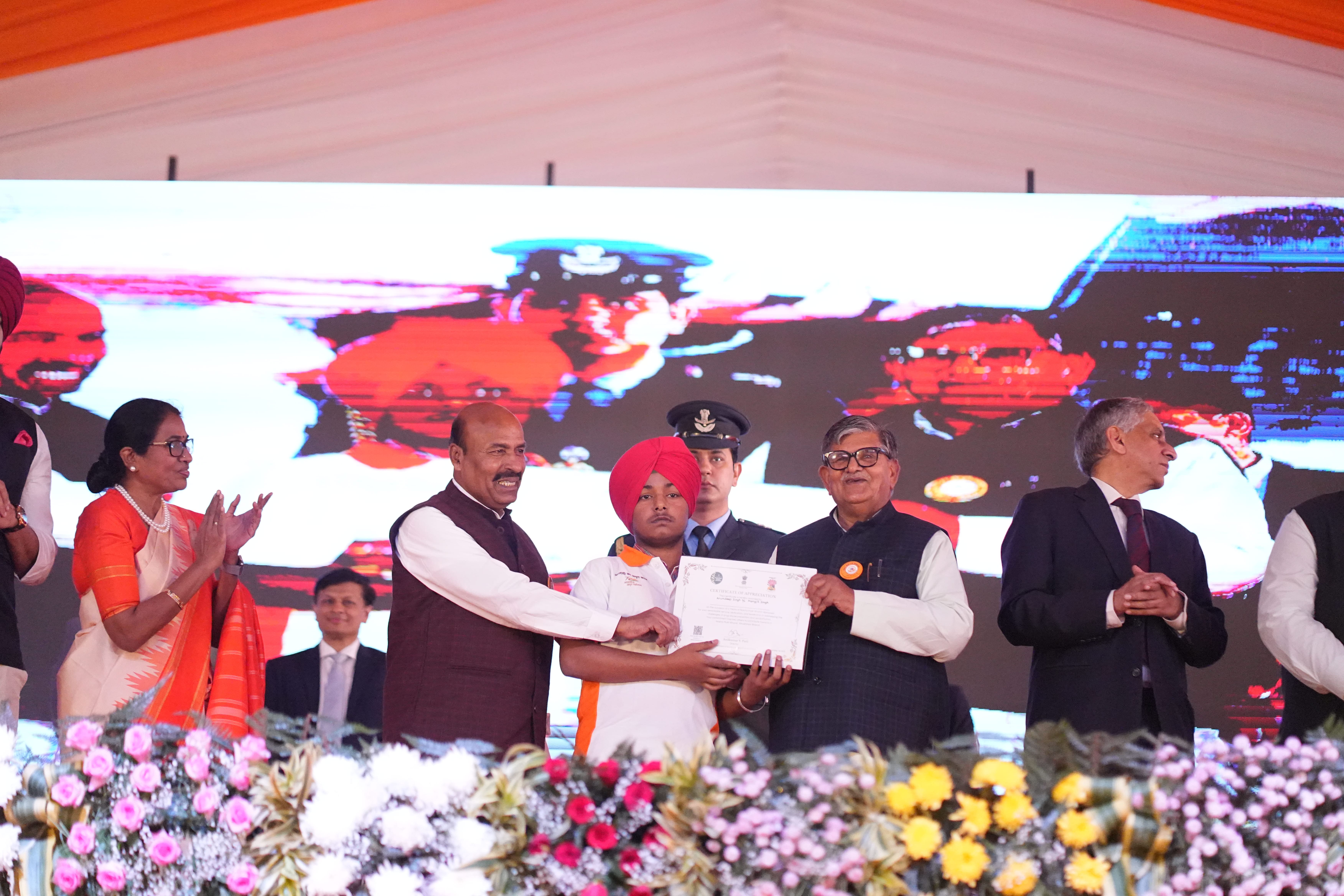 As part of the 5-Year Celebration of Nasha Mukt Bharat Abhiyaan in Amritsar, school students were honoured for their participation in various awareness and creative competitions.